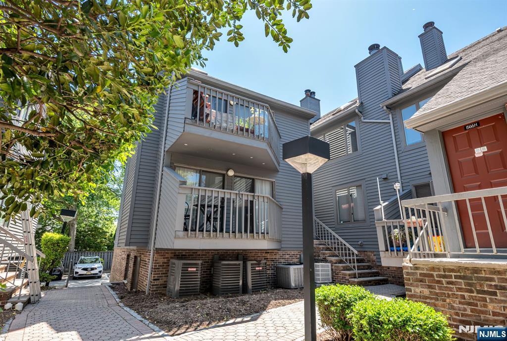 1566 Anderson Avenue 66J