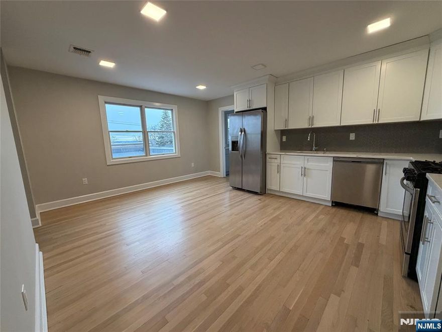 This beautifully renovated 2-bedroom, 2-full-bath apartment offers comfort and convenience in a prime location. 511 Washington Ave #2 features an updated kitchen modern cabinetry, quartz countertops, and stainless steel appliances.....two updated full bathrooms, and hardwood floors. Enjoy the ease of in-unit washer and drye....on-street parking available on Washington. Ideally located close to schools, dining, and shopping, this apartment is perfect for those seeking exceptional accessibility. Available for January move in.