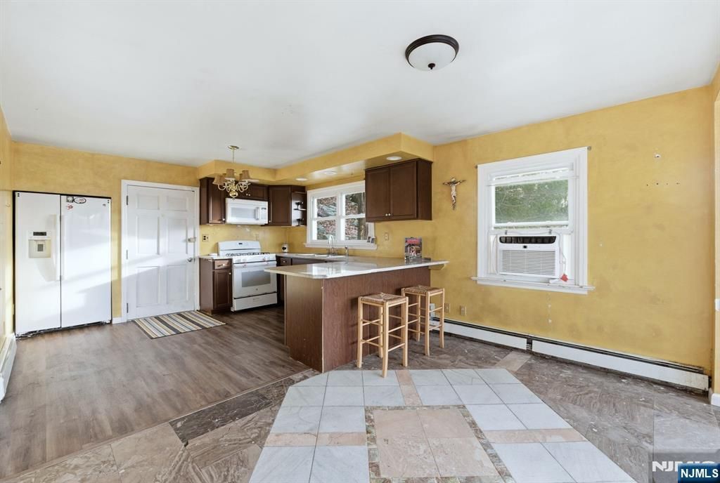 Photo of 450 Skyline Lake Drive, Ringwood, NJ 07456 (MLS # 26002106)