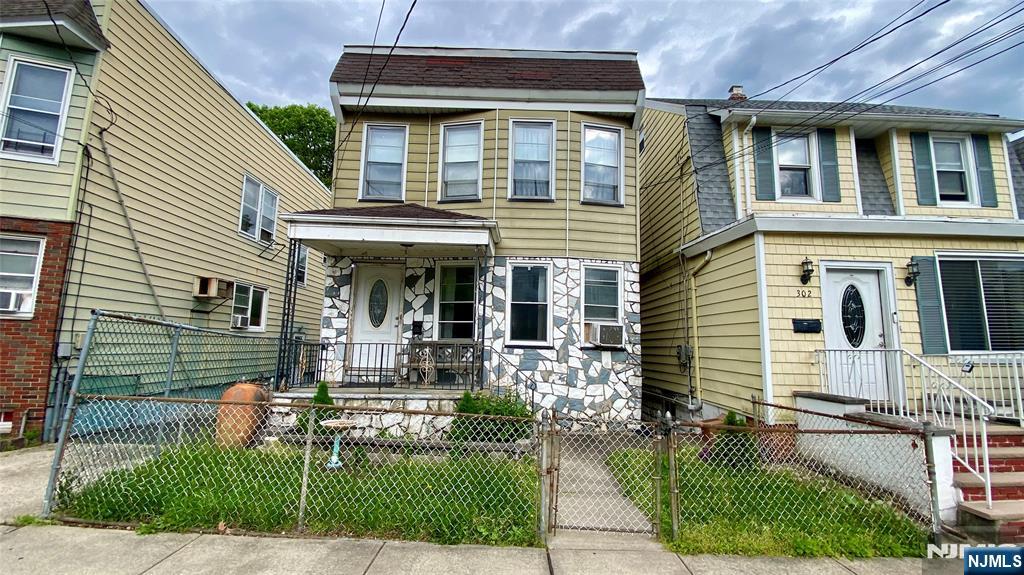 Property for Sale at 304 Davis Avenue, Kearny, New Jersey - Bedrooms: 2 
Bathrooms: 2 
Rooms: 6  - $399,900