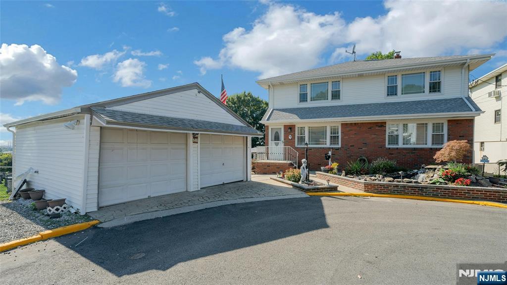 9 Carlen Court