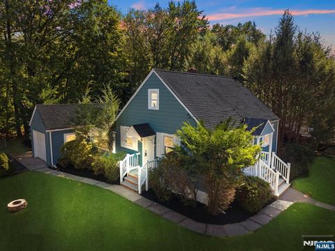 328 Birchwood Road New Milford NJ 07646