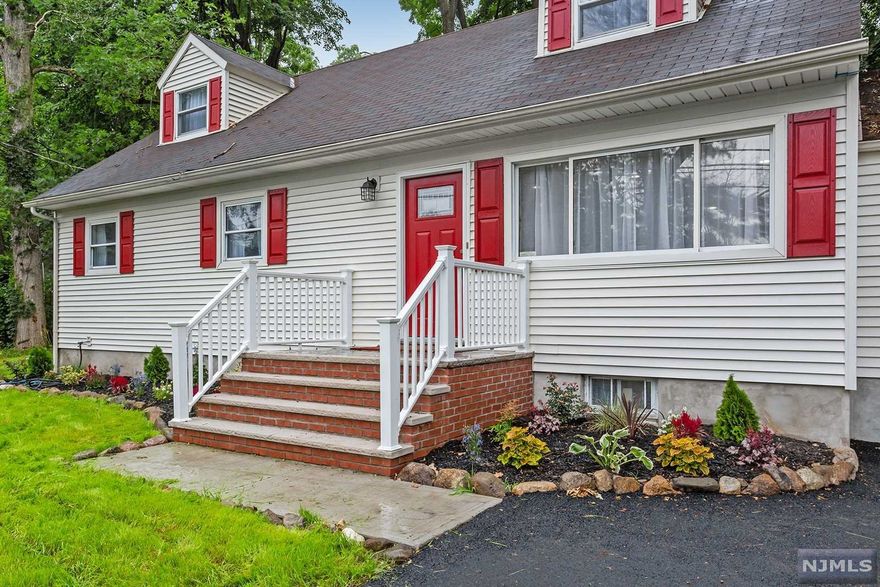 Absolutely gorgeous home with Brand New Kitchen with white shaker cabinets, granite countertop and new stainless steel appliances. You will love the hardwood floors and open floor plan as well as the deck in the private peaceful backyard. The home shows and feels like new home with brand new heating and central air. Garage and a full basement as well a well-sized driveway. The best part is there is the option of joining Cupsaw Lake or Erksine Lakes for summer and winter fun. This home has it all with a BRAND new Septic.