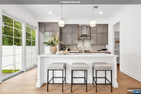 11 Gabriel Court 11 Paramus NJ 07652