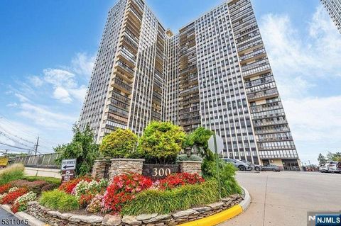 Photo of 300 Winston Drive #C1008, Cliffside Park, NJ 07010 (MLS # 26006953)