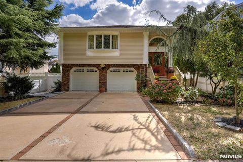 204 Gilbert Avenue Elmwood Park NJ 07407