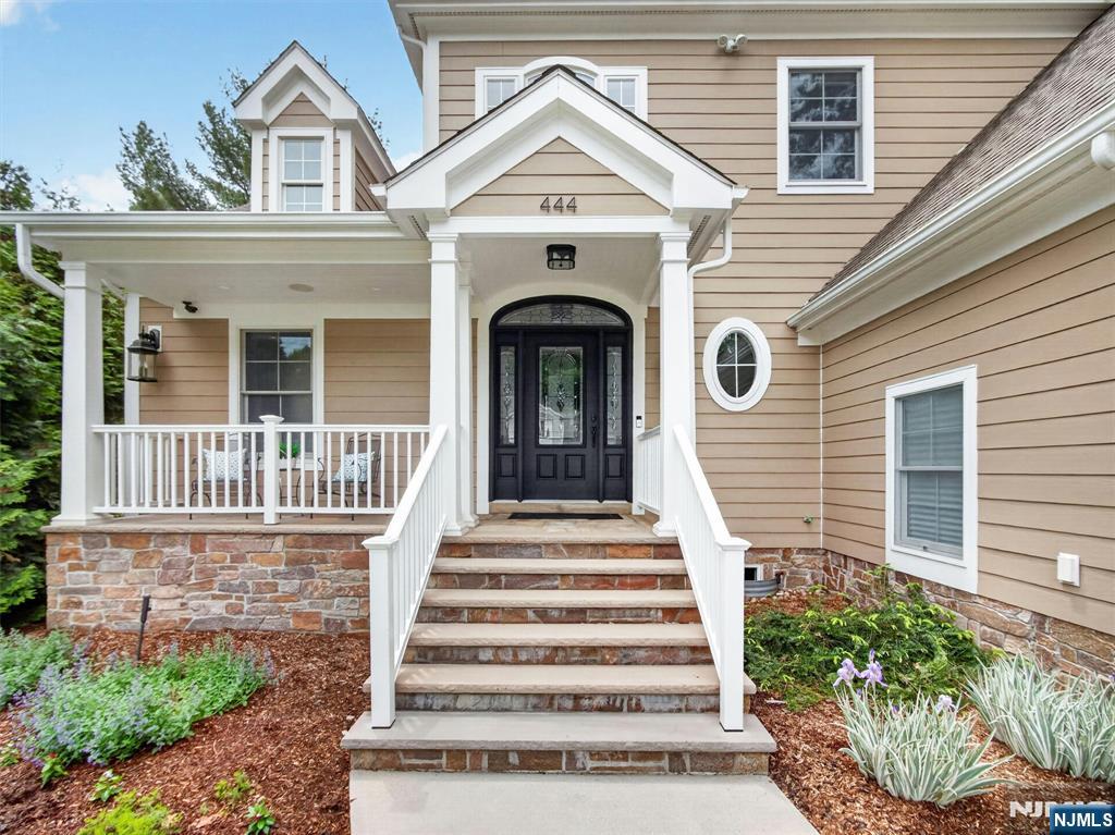 444 Lake Road