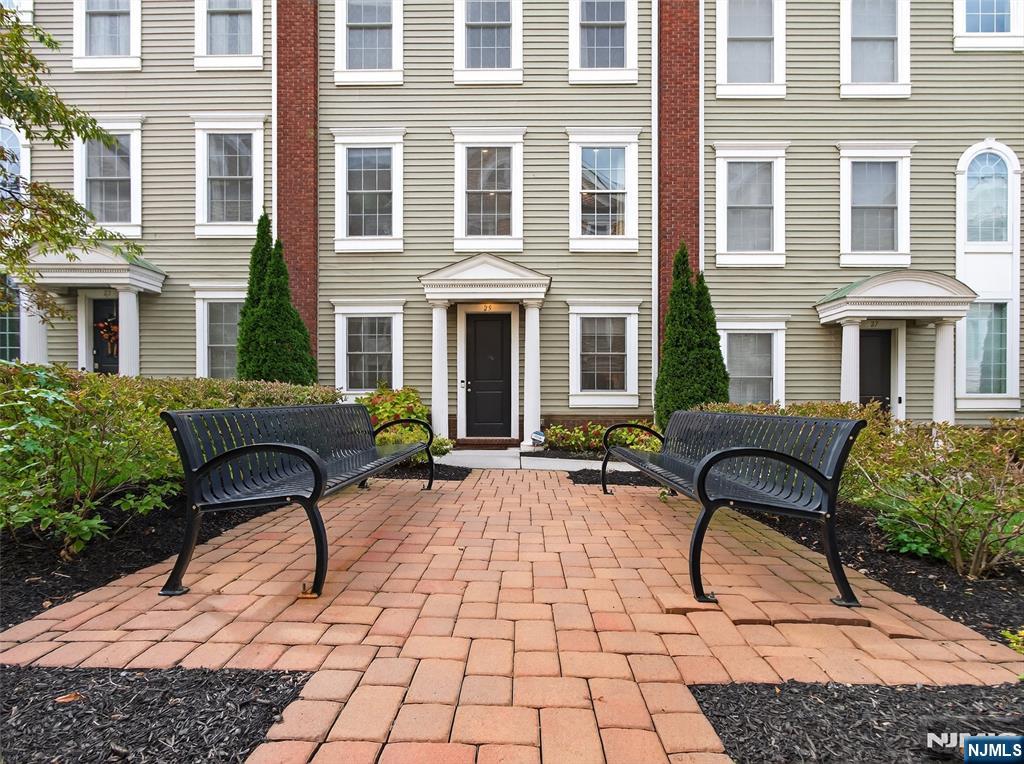 25 Roosevelt Drive