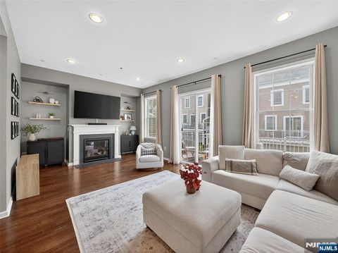 25 Roosevelt Drive Wood Ridge NJ 07075