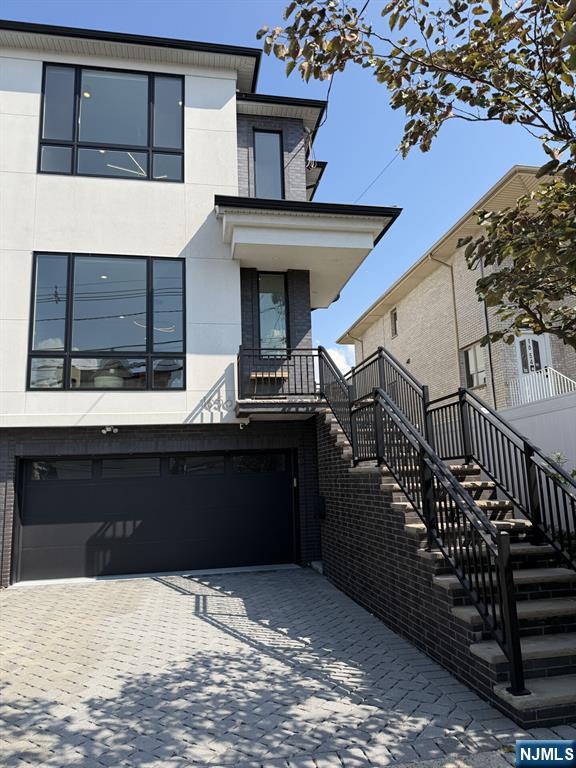 1656 Maple Street