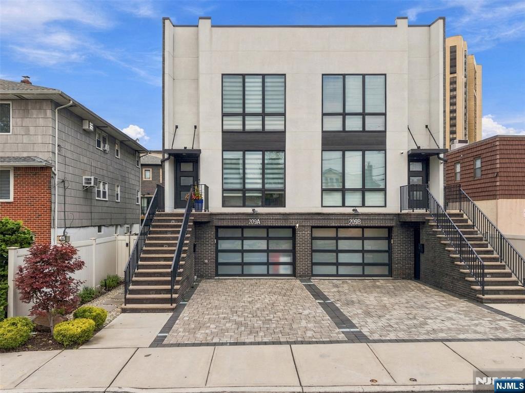 209 Wayne Avenue A