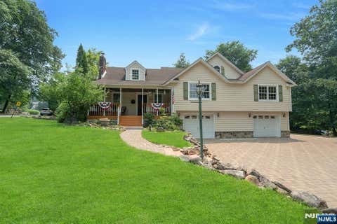 Photo of 174 Mahwah Road, Mahwah, NJ 07430 (MLS # 26026746)