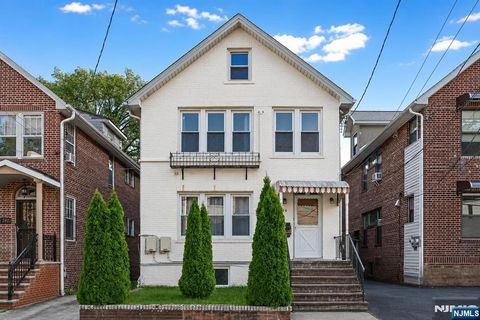 Photo of 244 Slocum Way, Fort Lee, NJ 07024 (MLS # 26026613)