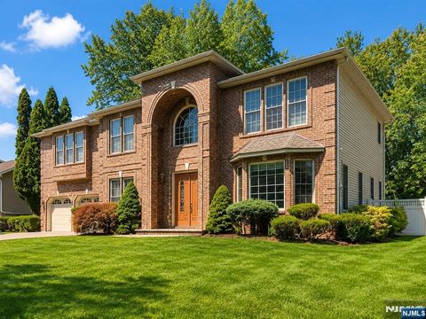 Photo of 43 Mountain View Rd, Demarest, NJ 07627 (MLS # 26014682)