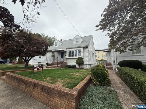 344 10th Street Carlstadt NJ 07072