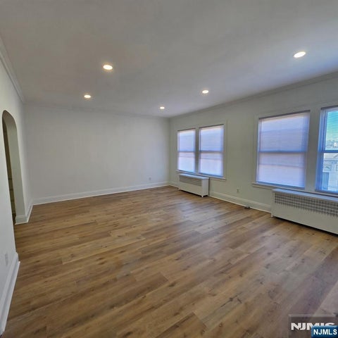 Photo of 78 Main ST, Hackensack, NJ 07601 (MLS # 26040556)