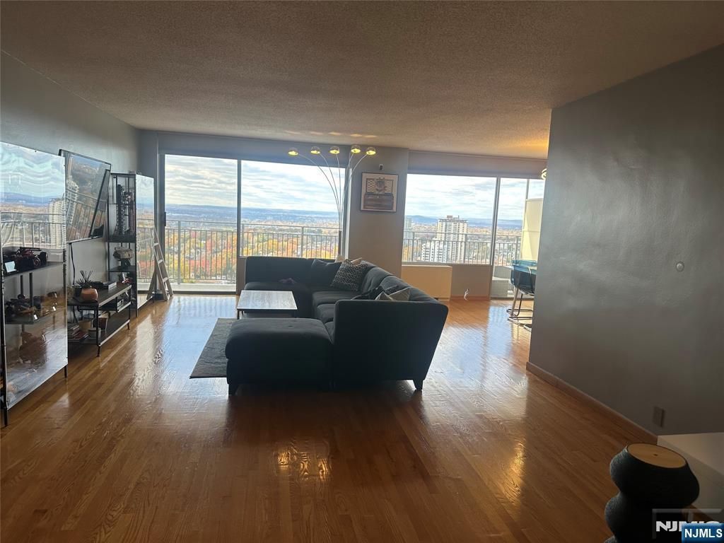 Photo of 1530 Palisade Avenue #26E, Fort Lee, NJ 07024 (MLS # 25038980)