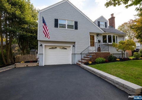 Photo of 19 W Park Avenue, Park Ridge, NJ 07656 (MLS # 26031944)