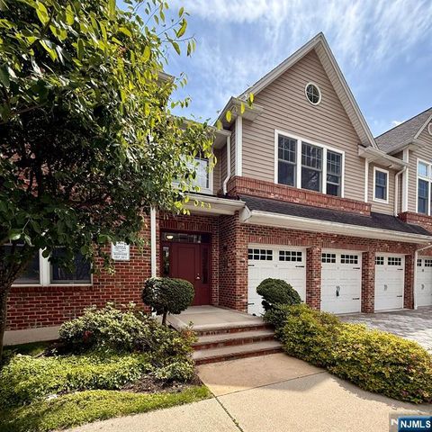 Photo of 6 Hemlock LN, Tenafly, NJ 07670 (MLS # 26020128)