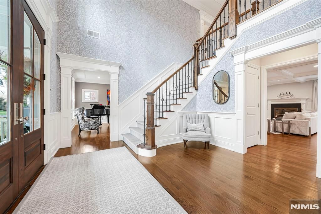 Photo of 582 Cresthaven Road, Wyckoff, NJ 07481 (MLS # 25043184)