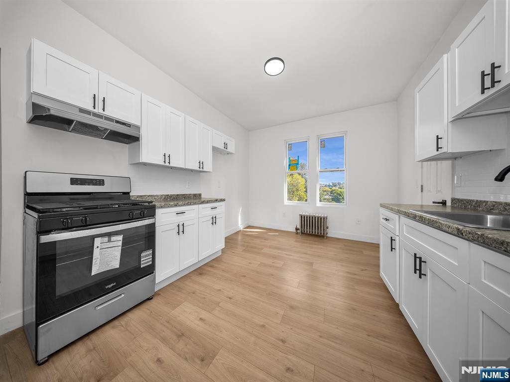 Belleville, New Jersey 07109, United States, 2 Bedrooms Bedrooms, ,1 BathroomBathrooms,Residential,Active,227225