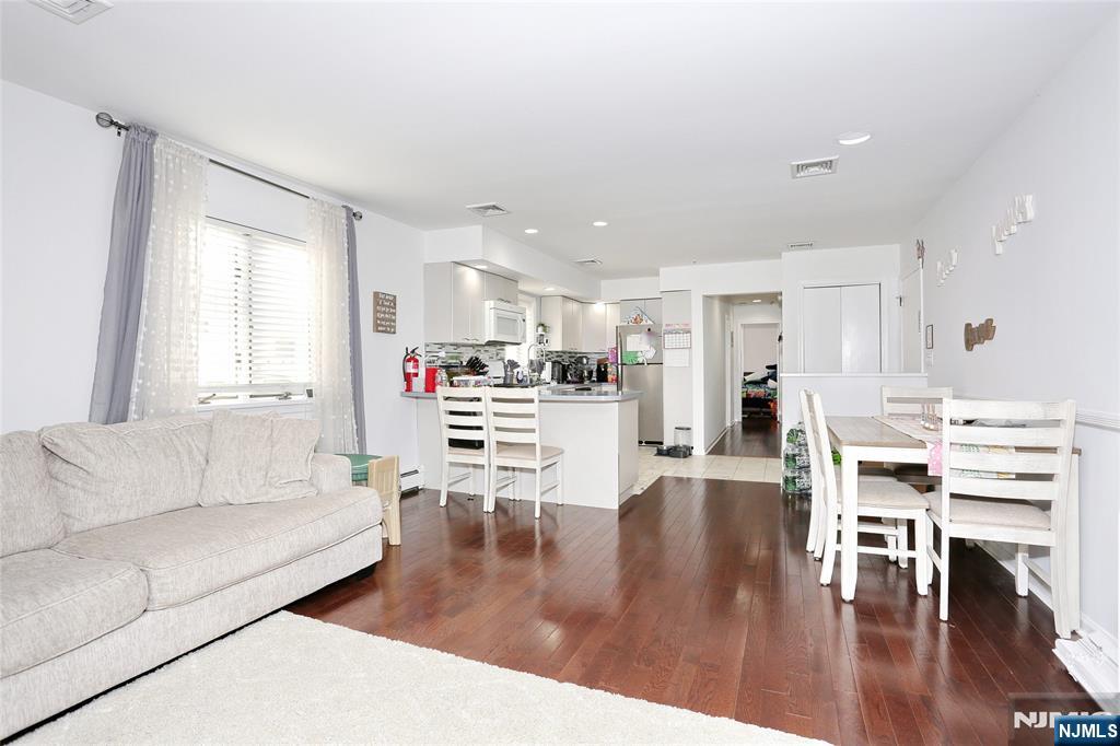 122 Maple Avenue
