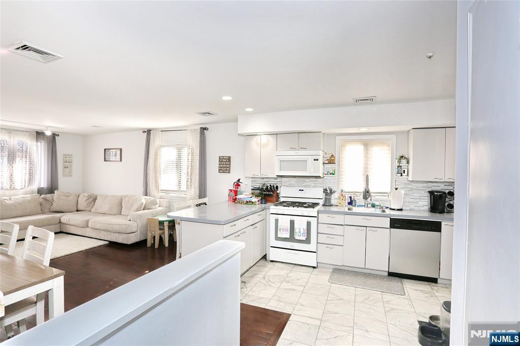 122 Maple Avenue