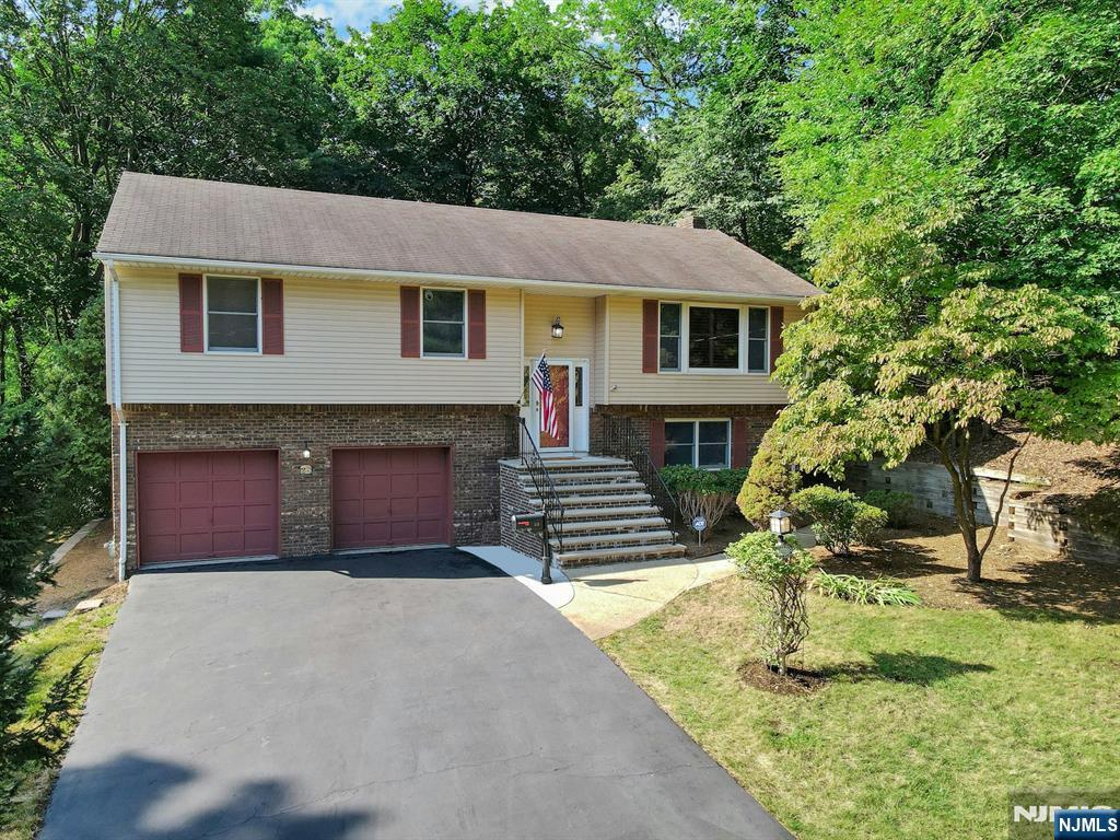 112 Moffatt Road