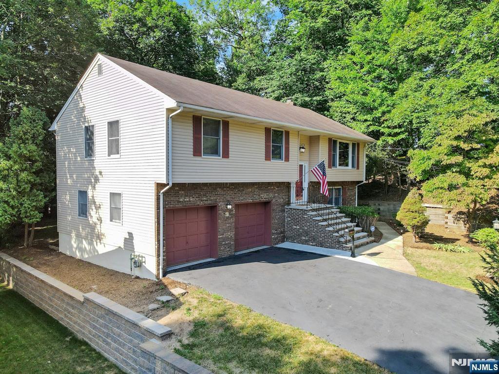 112 Moffatt Road