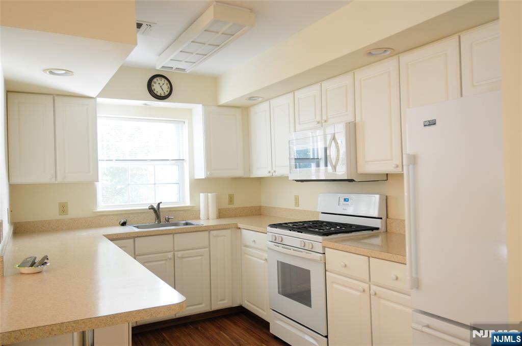 401 Dercole Court 319