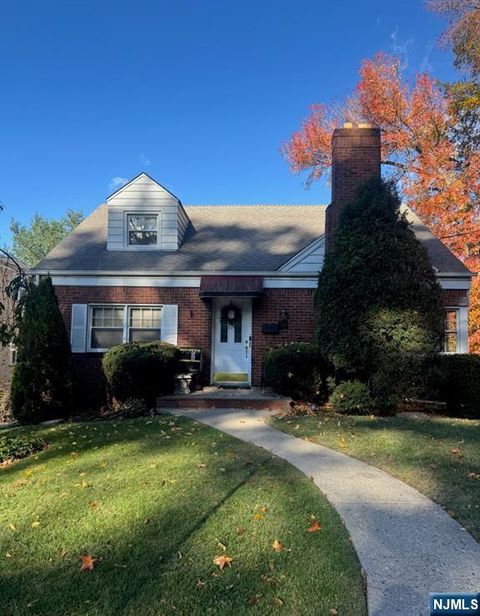 Photo of 535 Roff Ave, Palisades Park, NJ 07650 (MLS # 26004329)