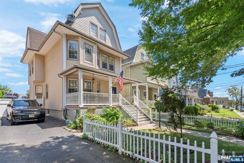 Photo of 53 Oakwood Avenue, Kearny, NJ 07032 (MLS # 25036198)