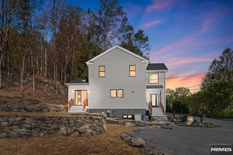 Photo of 1 Four Corners Road, Blairstown, NJ 07825 (MLS # 25043110)