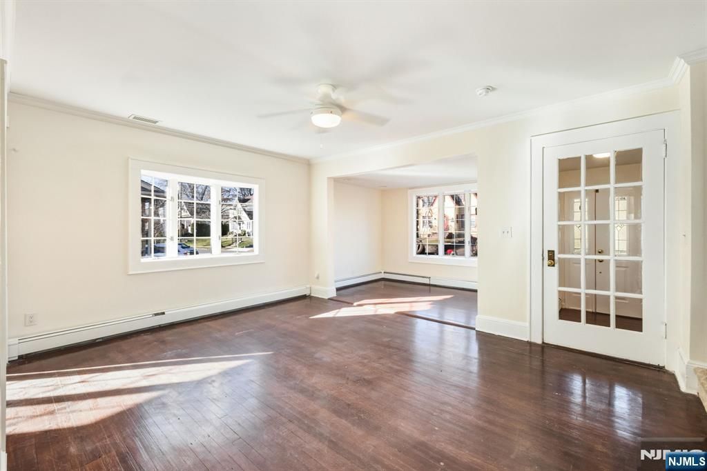 Photo of 331 Mountain Way, Rutherford, NJ 07070 (MLS # 25035759)