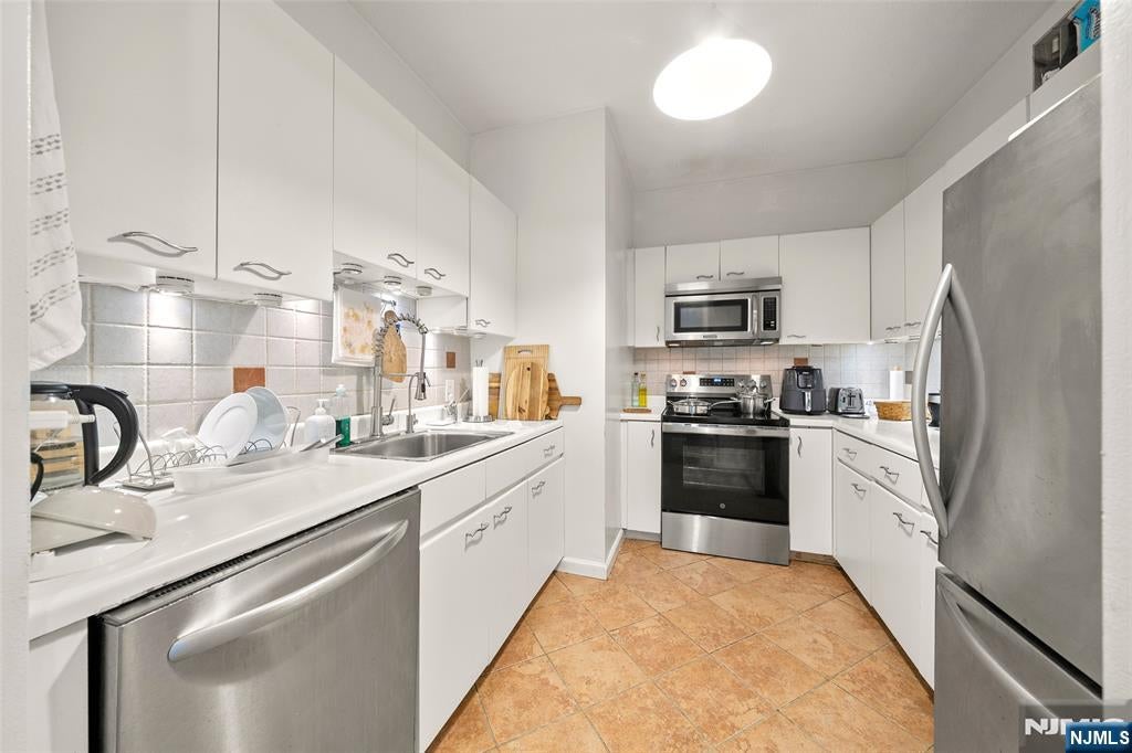 100 Grand Cove Way 5H