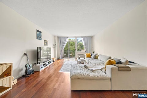 Photo of 100 Grand Cove Way #5H, Edgewater, NJ 07020 (MLS # 26035360)