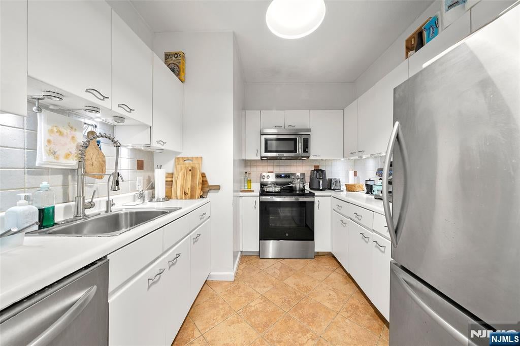 100 Grand Cove Way 5H