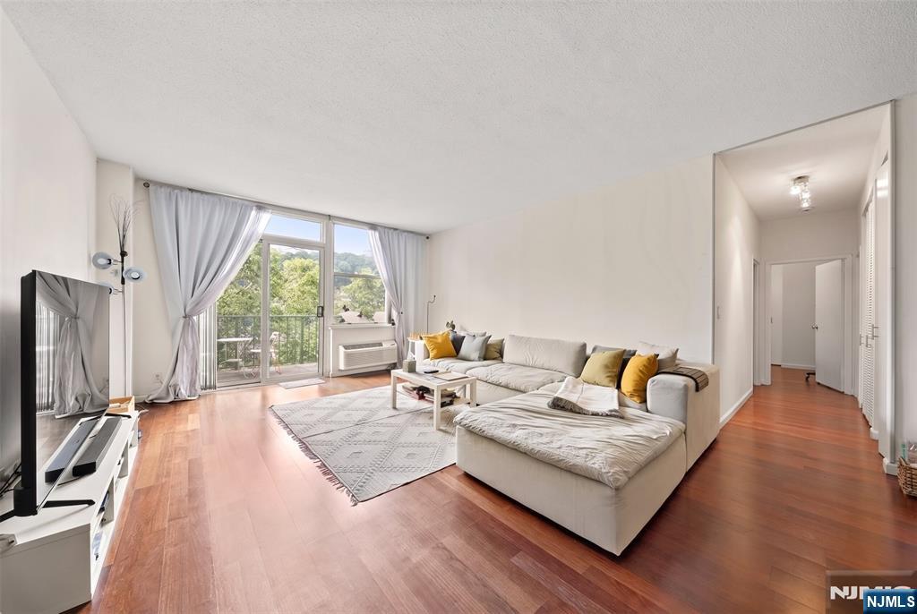 100 Grand Cove Way 5H