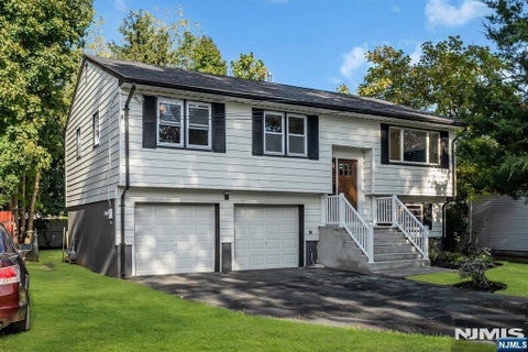 Photo of 6 Diven Street, Springfield (2017), NJ 07081 (MLS # 26040155)