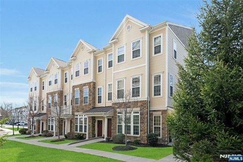 10 Iris Lane 605 Garfield NJ 07026