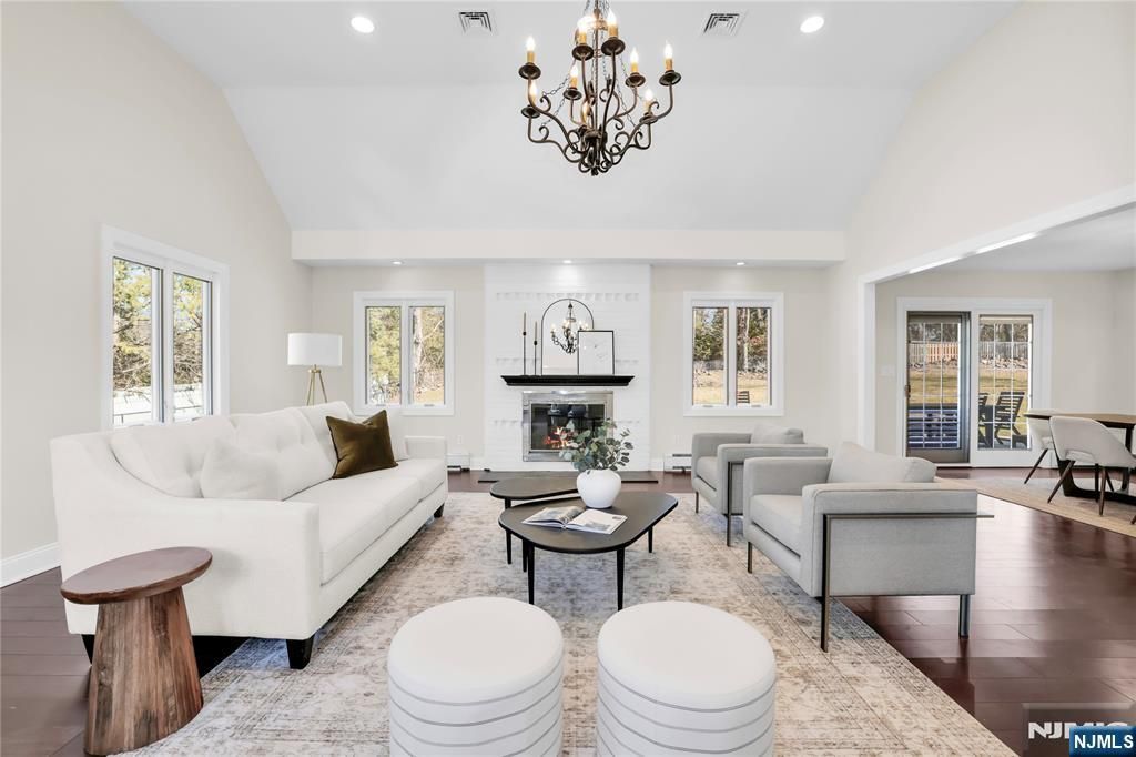 Photo of 15 Candlestick Lane, Upper Saddle River, NJ 07458 (MLS # 26008028)