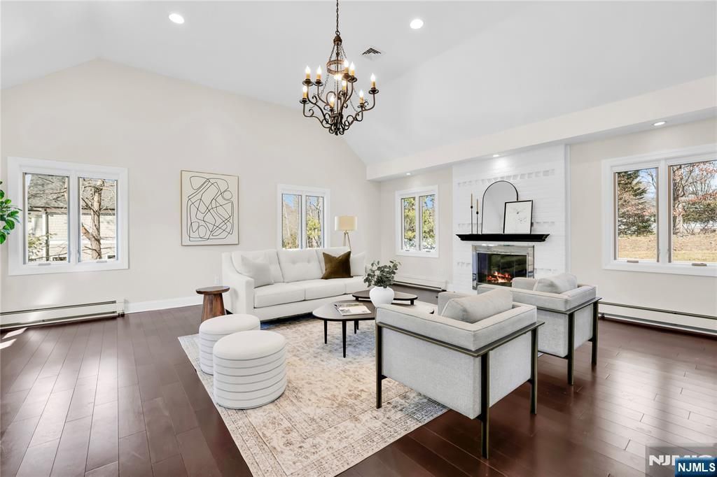 Photo of 15 Candlestick Lane, Upper Saddle River, NJ 07458 (MLS # 26008028)