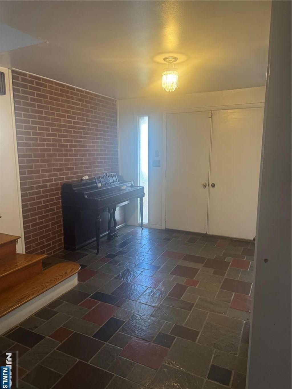 Photo of 72 Oak Street, Englewood, NJ 07631 (MLS # 25039039)