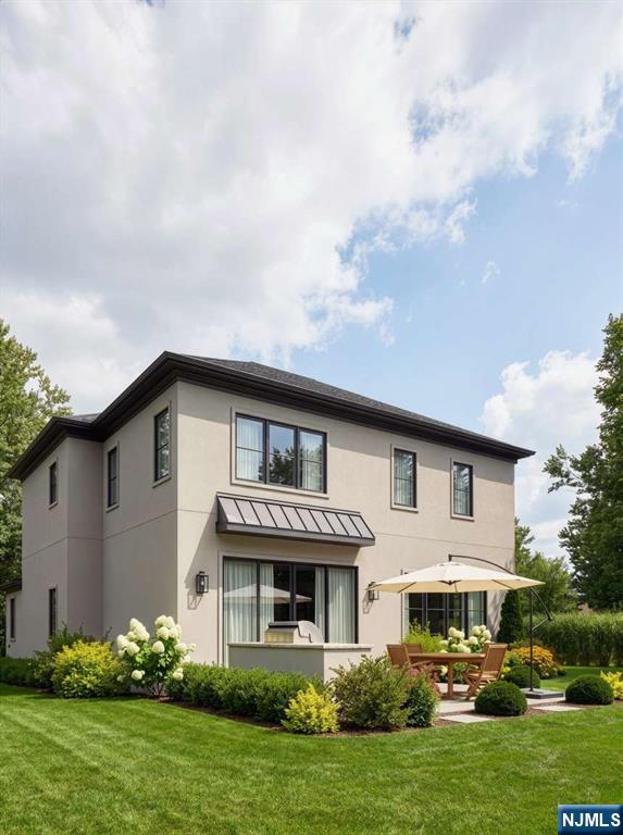 12 Colonial Road