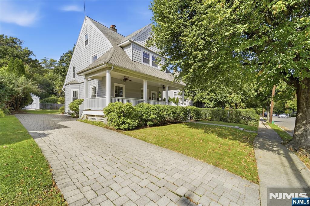 38 Forest Avenue