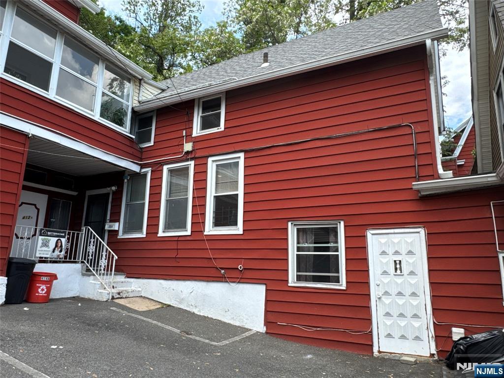 Rental Property at 414 Undercliff Ave 414A, Edgewater, New Jersey - Bedrooms: 2 
Bathrooms: 1 
Rooms: 4  - $2,100 MO.