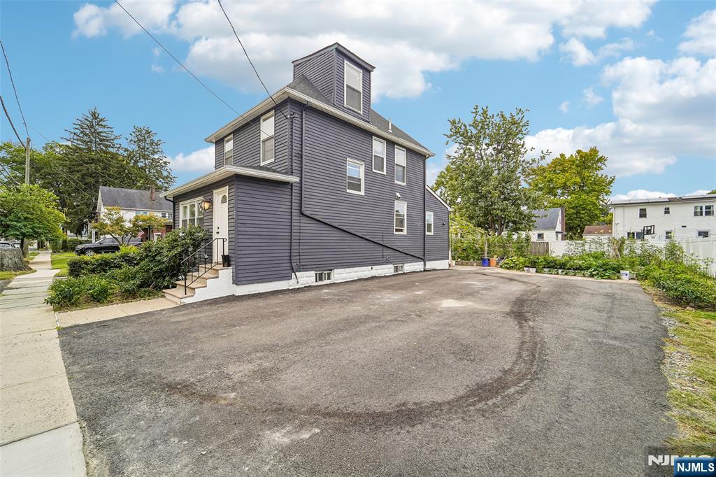 526 Faitoute Avenue