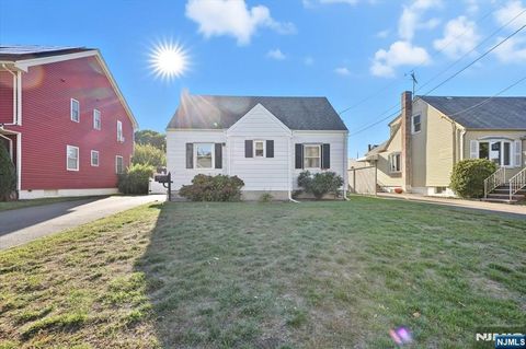 Photo of 1022 2nd Street, Fair Lawn, NJ 07410 (MLS # 25038101) Photo of 1022 2nd Street, Fair Lawn, NJ 07410 (MLS # 25038101)