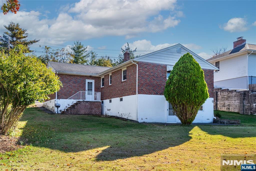 823 Alps Road