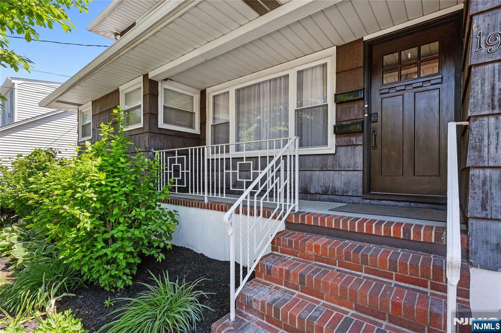 19 Anderson Avenue